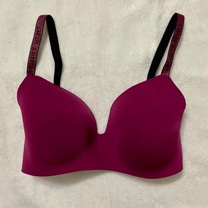 Victoria’s Secret lightly lined wireless bra